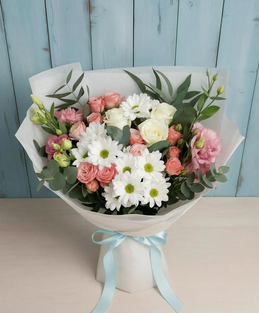 Букет цветов из: Розы, Лизиантусы и Хризантемы в Северном Московской области