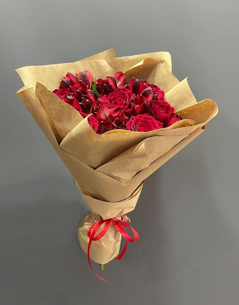 Букет цветов из: Альстромерии и Розы в Северном Московской области