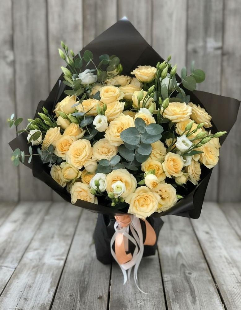 Букет цветов из: Розы и Лизиантусы в Северном Московской области