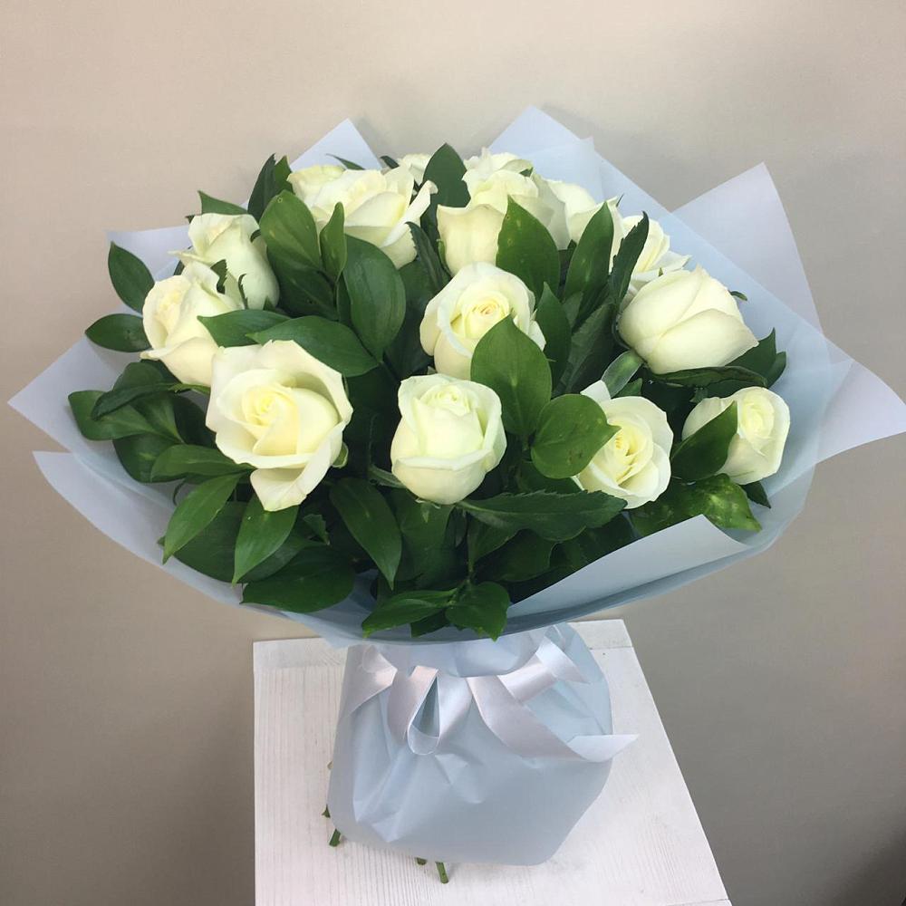 Букет 15 Белых роз Проуд в Северном Московской области