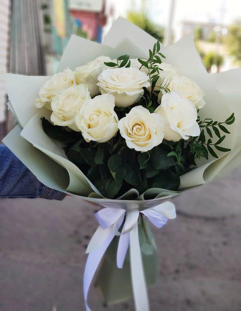 Букет Белые розы Проуд в Северном Московской области