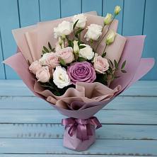 Букет цветов из:  Розы и Лизиантусы в Северном Московской области