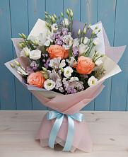 Букет цветов из:  Лизиантусы, Розы, Альстромерии и Гипсофила в Северном Московской области