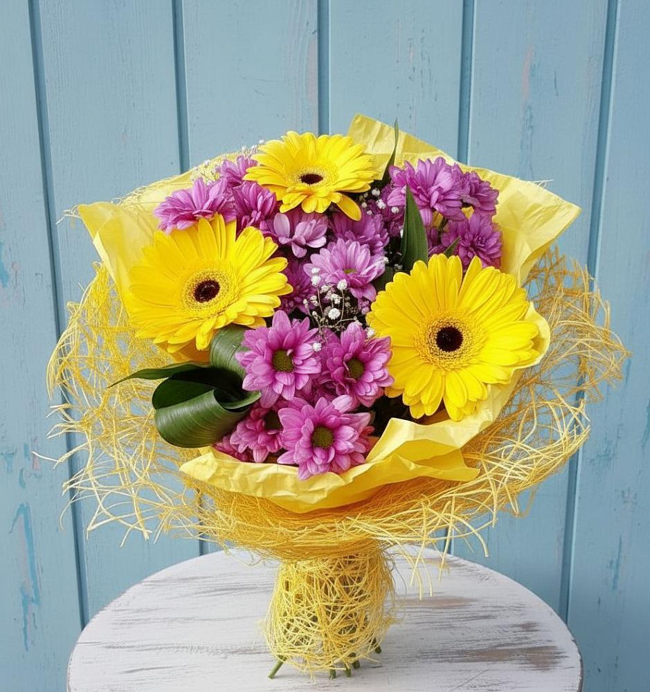 Букет цветов из: Хризантемы и Герберы в Северном Московской области