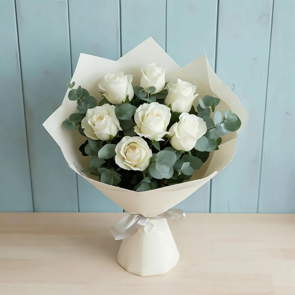 Букет Белые розы в Эвкалипте в Северном Московской области
