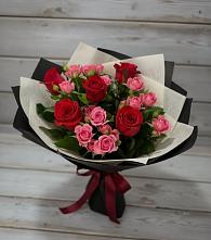 Букет цветов из:  Розы в Северном Московской области