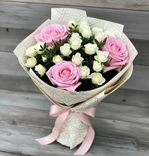 Букет цветов из:  Розы в Северном Московской области