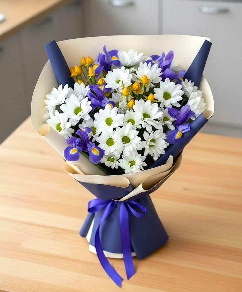 Букет цветов из: Розы, Ирисы и Хризантемы в Северном Московской области