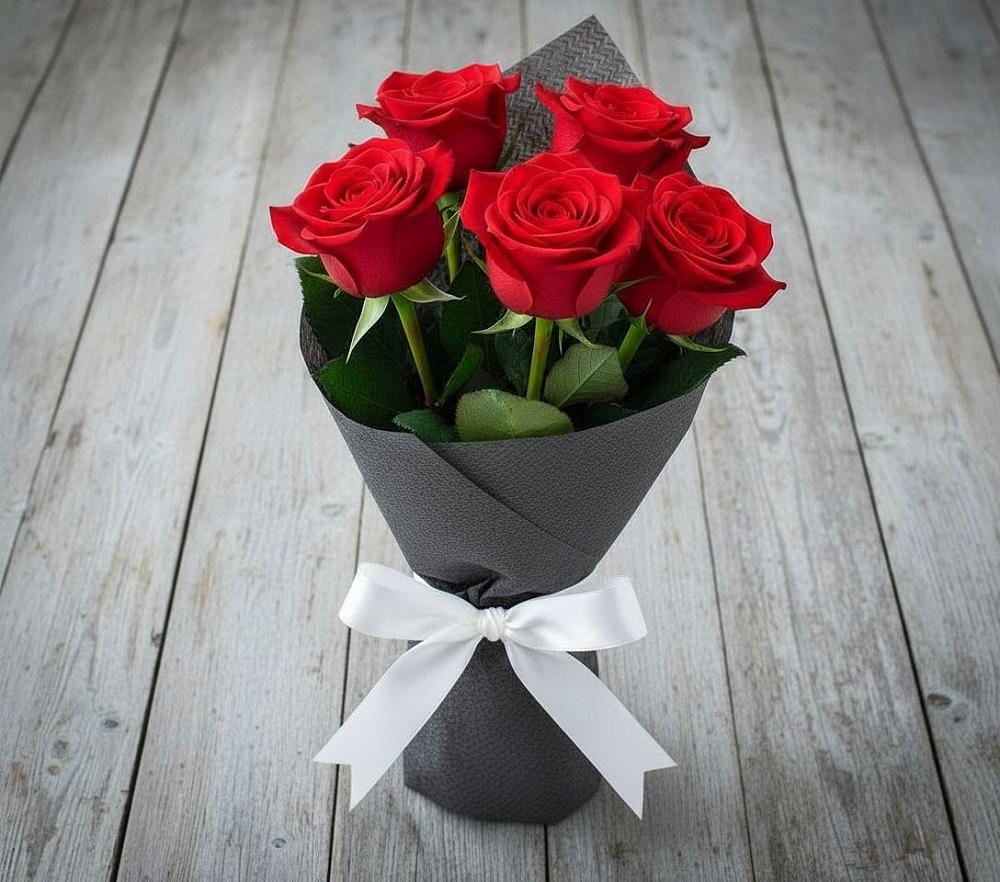 Букет 5 Красных роз Эдлесс Лав в Северном Московской области