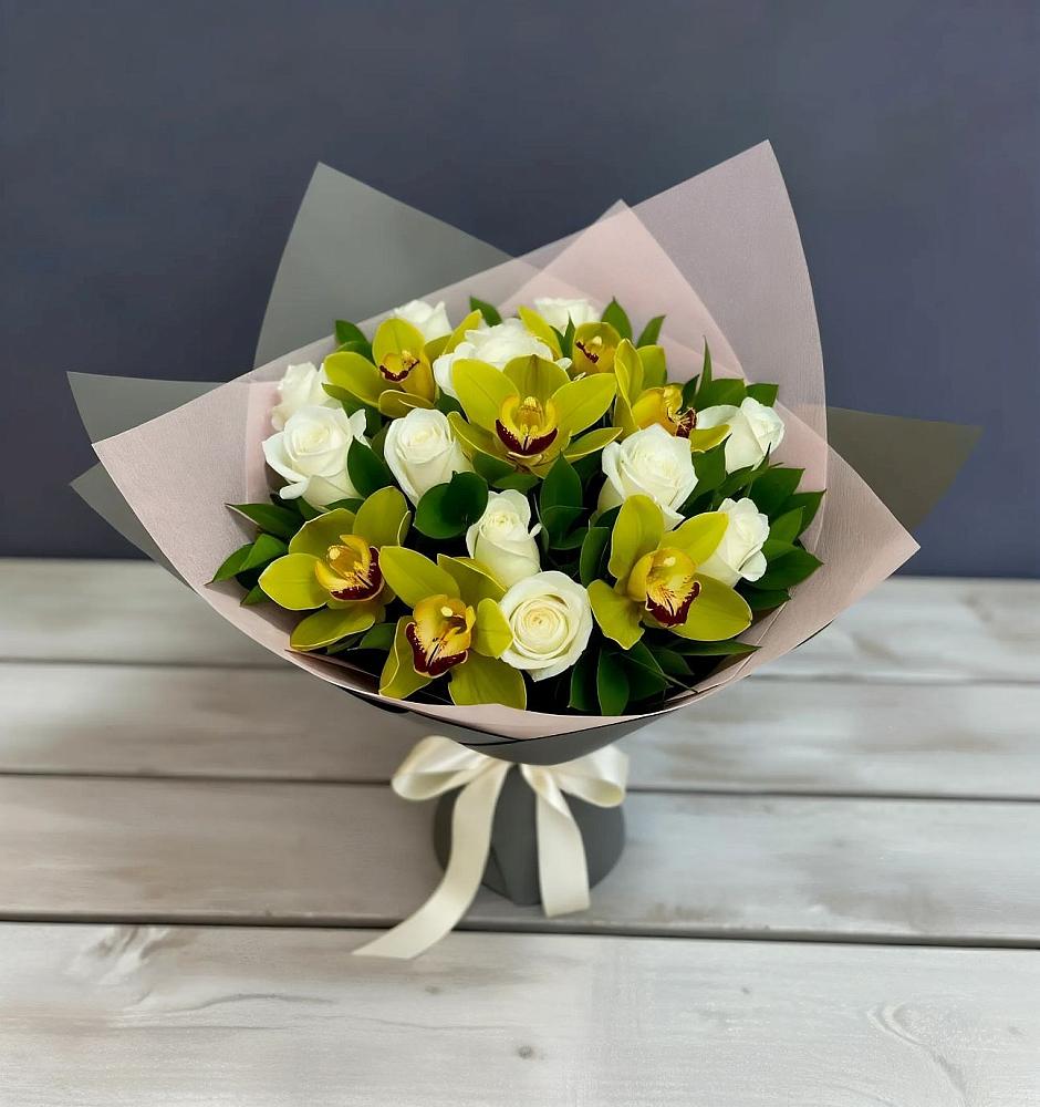 Букет цветов из: Орхидеи и Розы в Северном Московской области