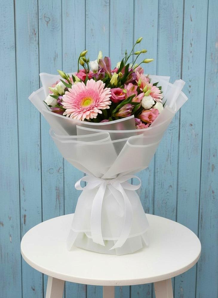 Букет цветов из: Герберы, Альстромерии и Лизиантусы в Северном Московской области