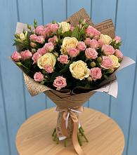 Букет цветов из:  Розы в Северном Московской области