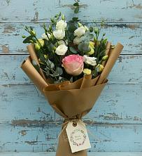 Букет цветов из:  Розы и Лизиантусы в Северном Московской области