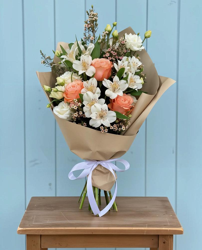 Букет цветов из: Альстромерии, Лизиантусы, Розы и Хризантемы в Северном Московской области